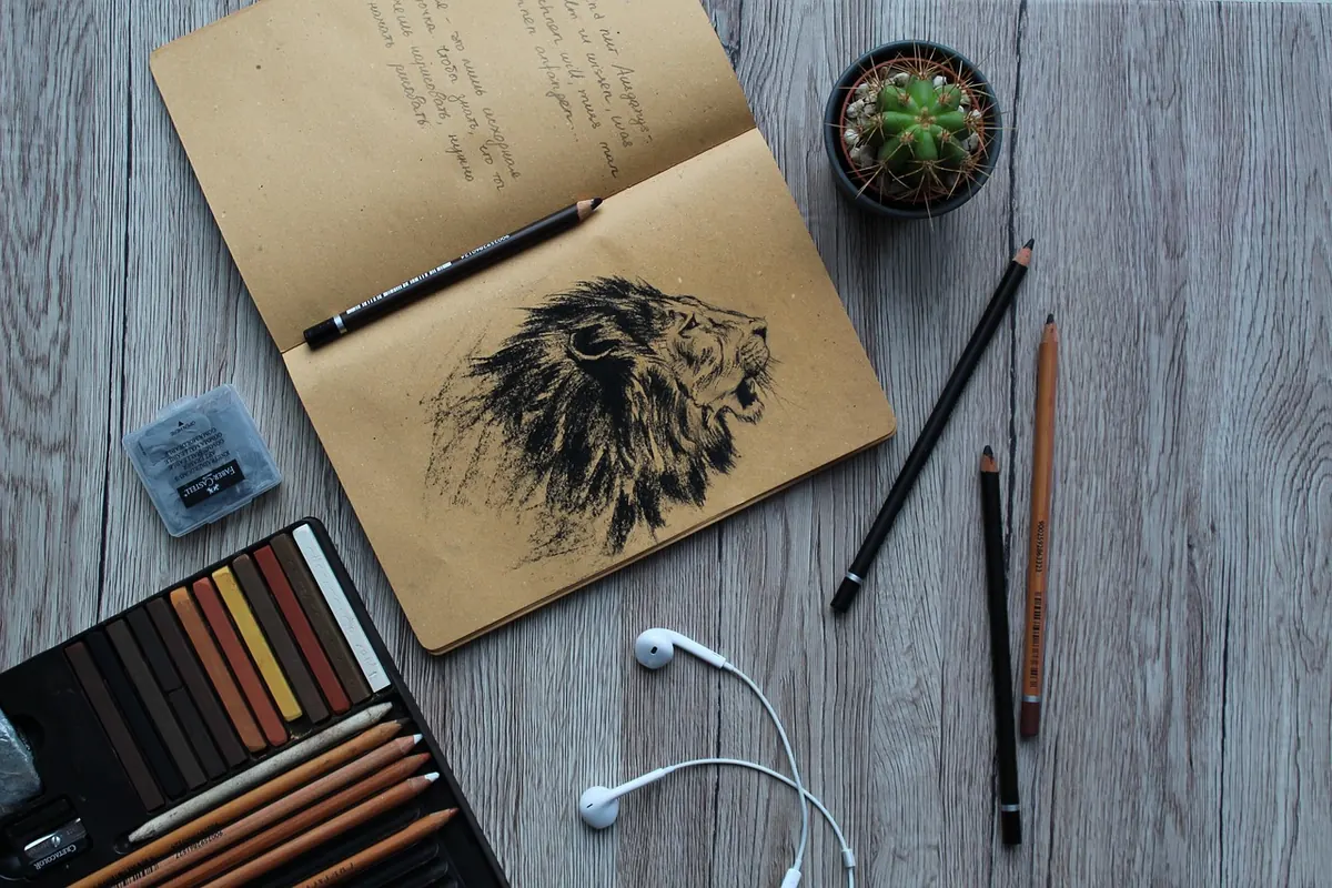 Graphite vs. Charcoal for Sketching: Which Medium Suits Your Style?